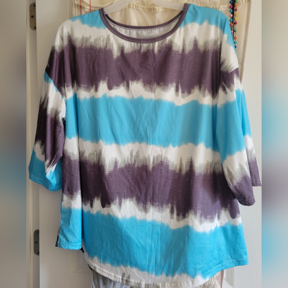 NWOT/Blue, white and grey blouse/4XL